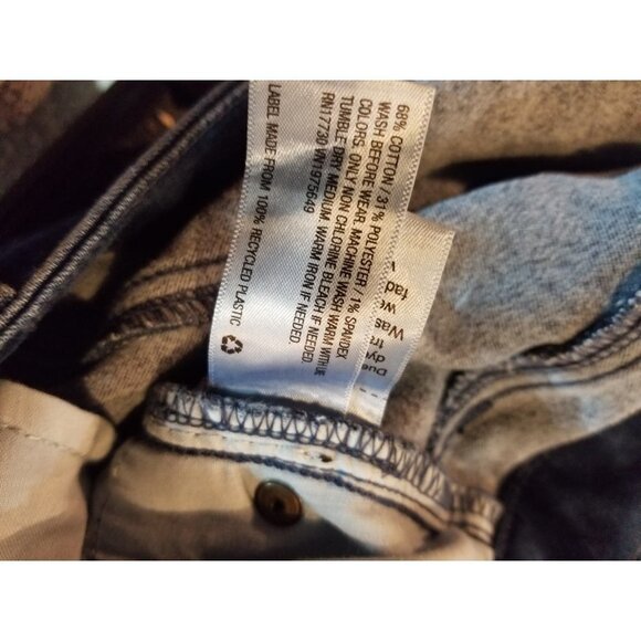 3/$25 Universal Thread 2 Mid Rise Skinny Jeans - Picture 6 of 6